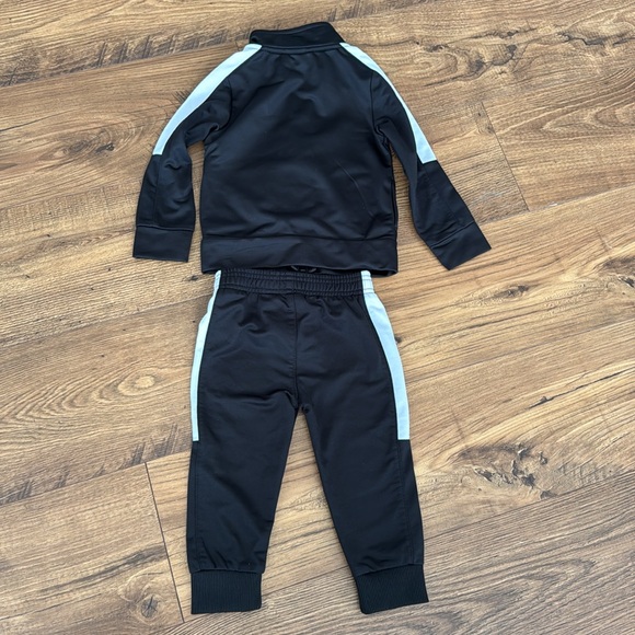 Puma toddler black track suit, jacket and pants, size 18 months - Picture 5 of 8